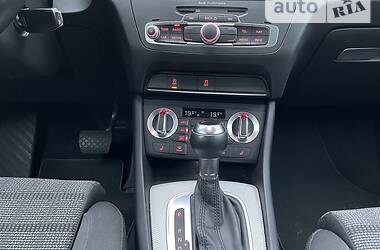 Позашляховик / Кросовер Audi Q3 2012 в 