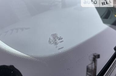 Позашляховик / Кросовер Audi Q3 2012 в 