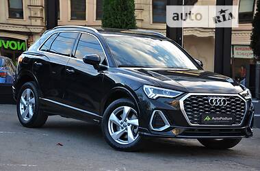Внедорожник / Кроссовер Audi Q3 2020 в 