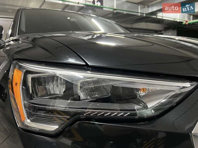 Внедорожник / Кроссовер Audi Q3 2019 в Киеве