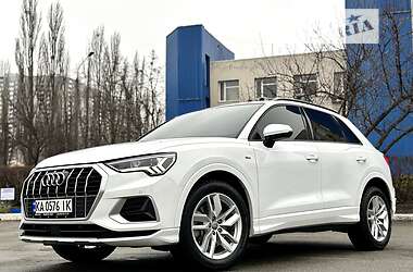 Внедорожник / Кроссовер Audi Q3 2020 в 