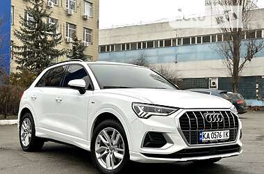 Внедорожник / Кроссовер Audi Q3 2020 в 