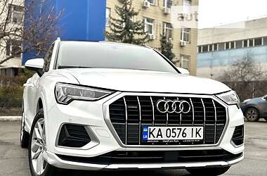 Внедорожник / Кроссовер Audi Q3 2020 в 