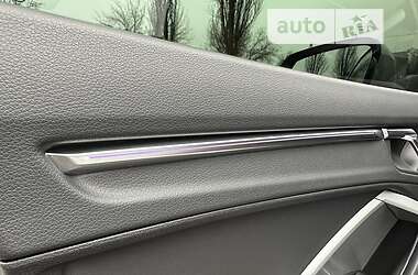 Внедорожник / Кроссовер Audi Q3 2020 в 