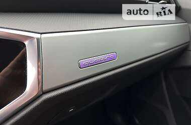 Внедорожник / Кроссовер Audi Q3 2020 в 