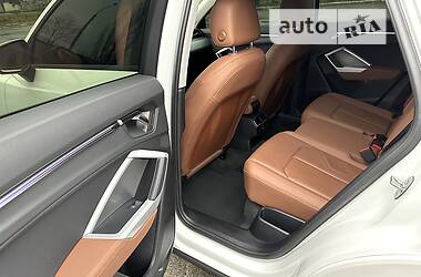 Внедорожник / Кроссовер Audi Q3 2020 в 