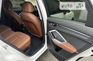 Внедорожник / Кроссовер Audi Q3 2020 в 