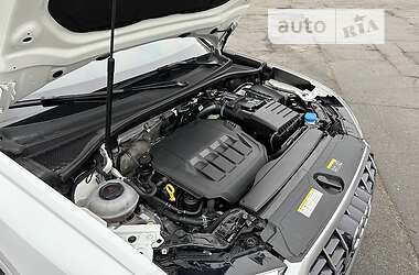 Внедорожник / Кроссовер Audi Q3 2020 в 