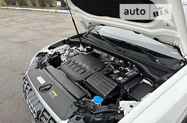 Внедорожник / Кроссовер Audi Q3 2020 в 