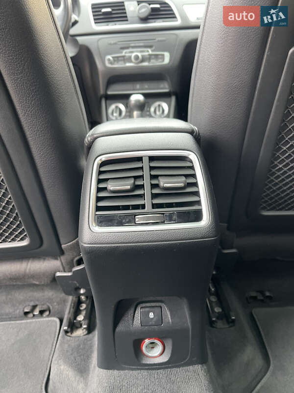 Позашляховик / Кросовер Audi Q3 2014 в Чорноморську