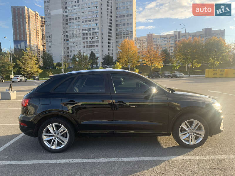 Внедорожник / Кроссовер Audi Q3 2016 в Киеве