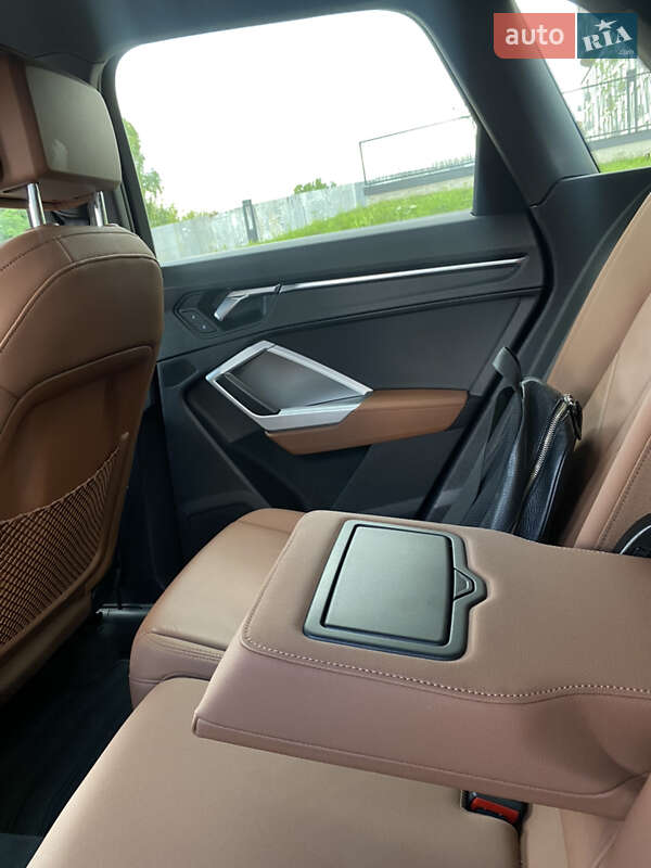 Позашляховик / Кросовер Audi Q3 2019 в Львові