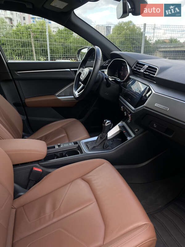 Позашляховик / Кросовер Audi Q3 2019 в Львові