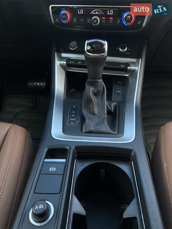 Позашляховик / Кросовер Audi Q3 2019 в Львові