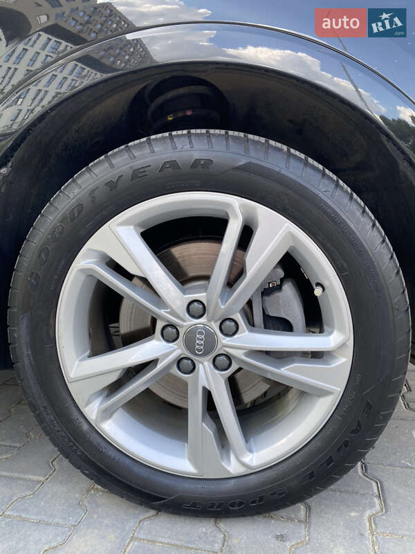 Позашляховик / Кросовер Audi Q3 2019 в Львові