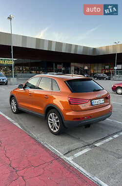Внедорожник / Кроссовер Audi Q3 2011 в 