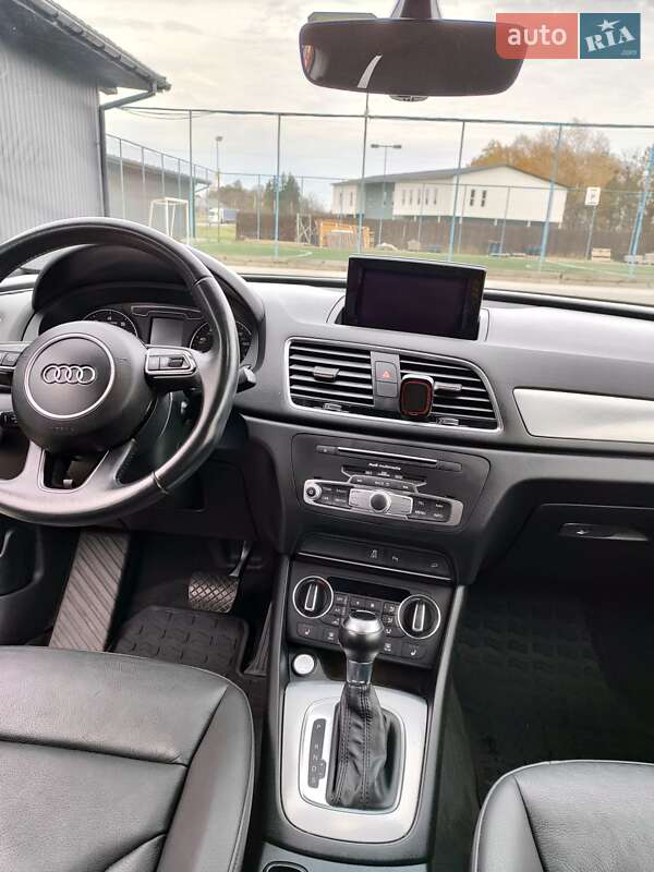 Внедорожник / Кроссовер Audi Q3 2016 в Львове