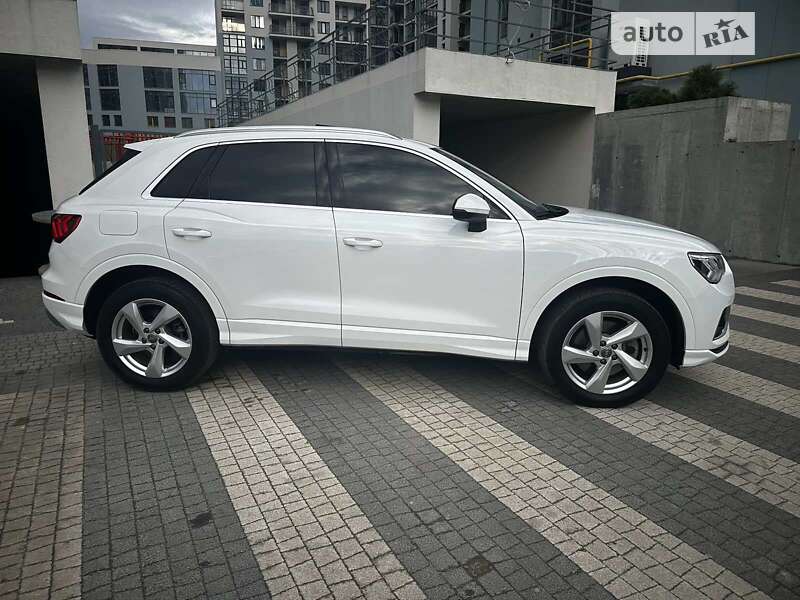 Позашляховик / Кросовер Audi Q3 2019 в Львові