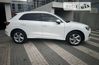 Позашляховик / Кросовер Audi Q3 2019 в Львові