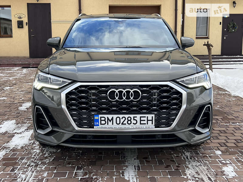 Внедорожник / Кроссовер Audi Q3 2022 в 