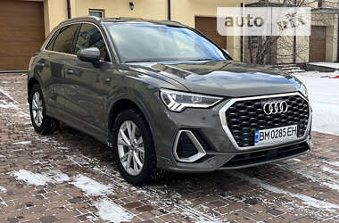 Внедорожник / Кроссовер Audi Q3 2022 в 