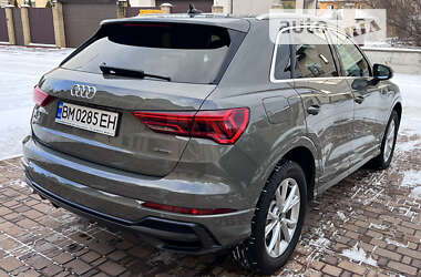 Внедорожник / Кроссовер Audi Q3 2022 в 