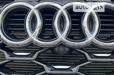 Внедорожник / Кроссовер Audi Q3 2022 в 