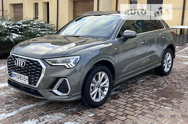 Внедорожник / Кроссовер Audi Q3 2022 в 