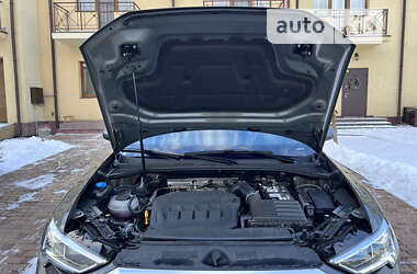Внедорожник / Кроссовер Audi Q3 2022 в 