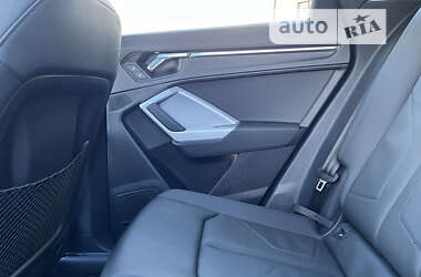 Внедорожник / Кроссовер Audi Q3 2022 в 