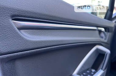 Внедорожник / Кроссовер Audi Q3 2022 в 