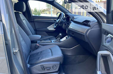 Внедорожник / Кроссовер Audi Q3 2022 в 