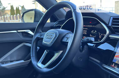 Внедорожник / Кроссовер Audi Q3 2022 в 