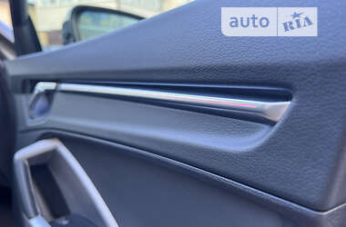 Внедорожник / Кроссовер Audi Q3 2022 в 