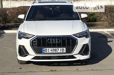 Внедорожник / Кроссовер Audi Q3 2021 в Киеве