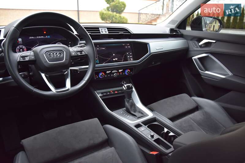Внедорожник / Кроссовер Audi Q3 2020 в Львове