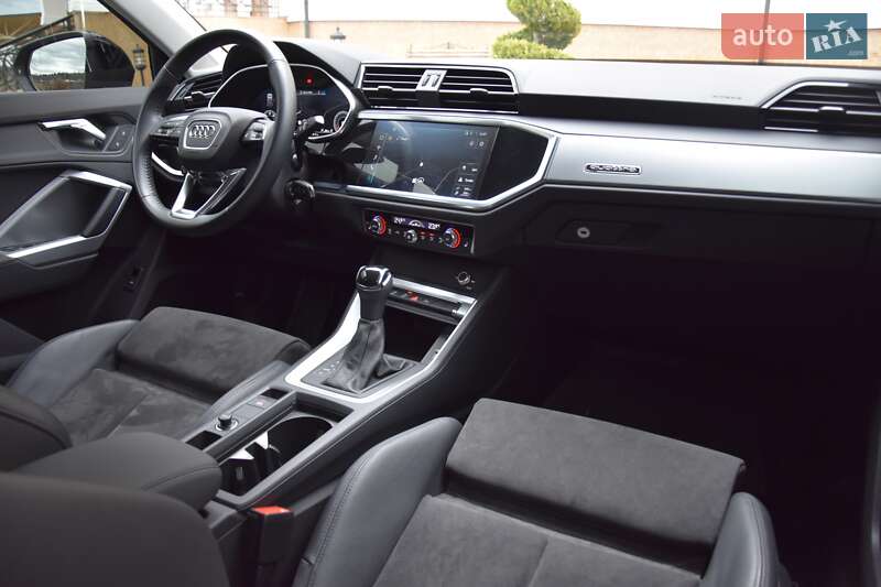 Внедорожник / Кроссовер Audi Q3 2020 в Львове