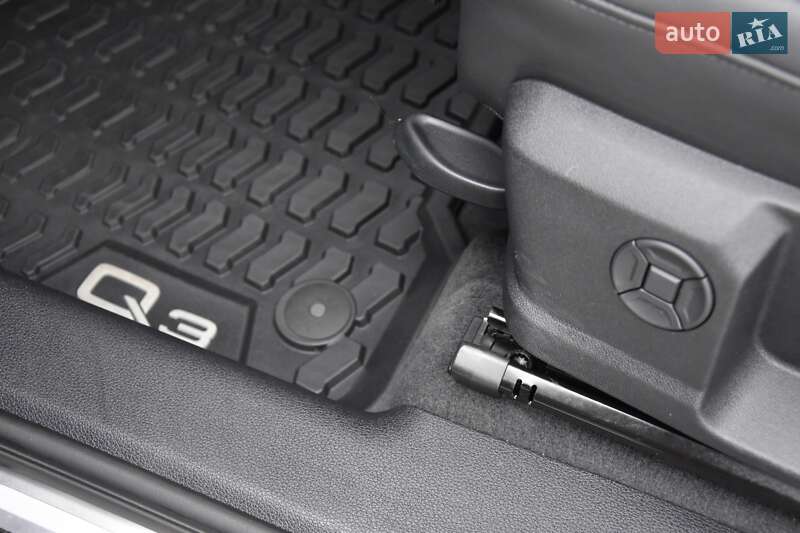 Внедорожник / Кроссовер Audi Q3 2020 в Львове