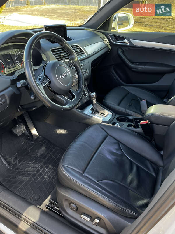 Внедорожник / Кроссовер Audi Q3 2016 в Харькове