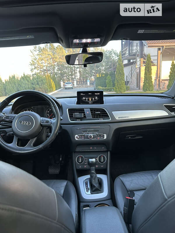 Внедорожник / Кроссовер Audi Q3 2017 в Киеве