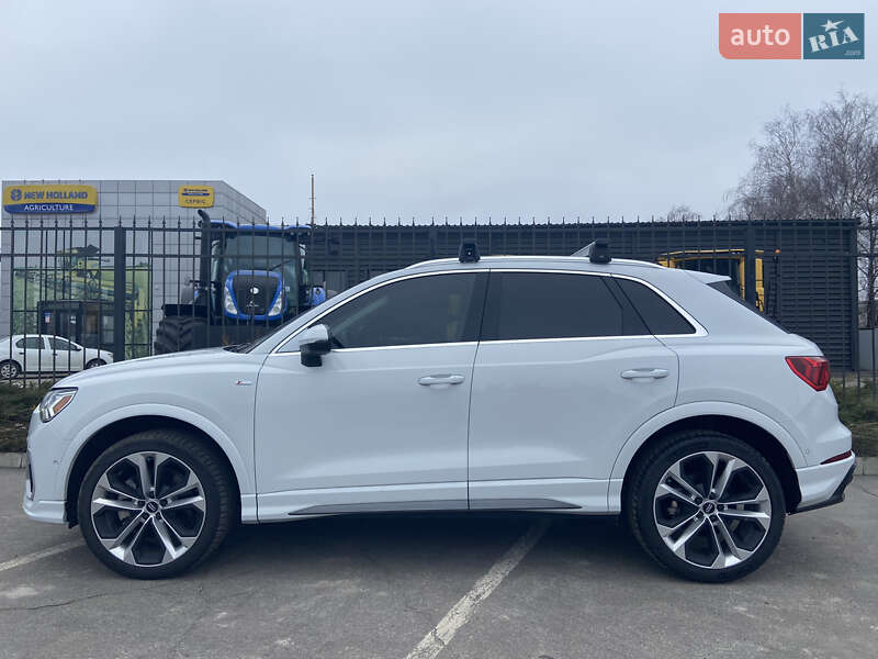 Внедорожник / Кроссовер Audi Q3 2020 в Сумах