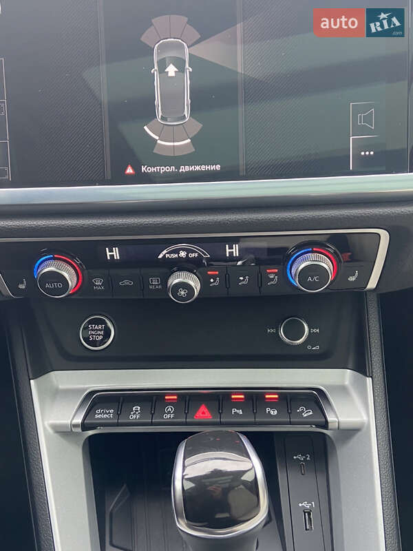 Внедорожник / Кроссовер Audi Q3 2020 в Сумах