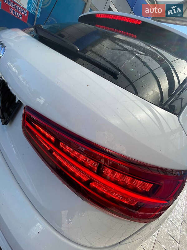 Внедорожник / Кроссовер Audi Q3 2017 в Черноморске