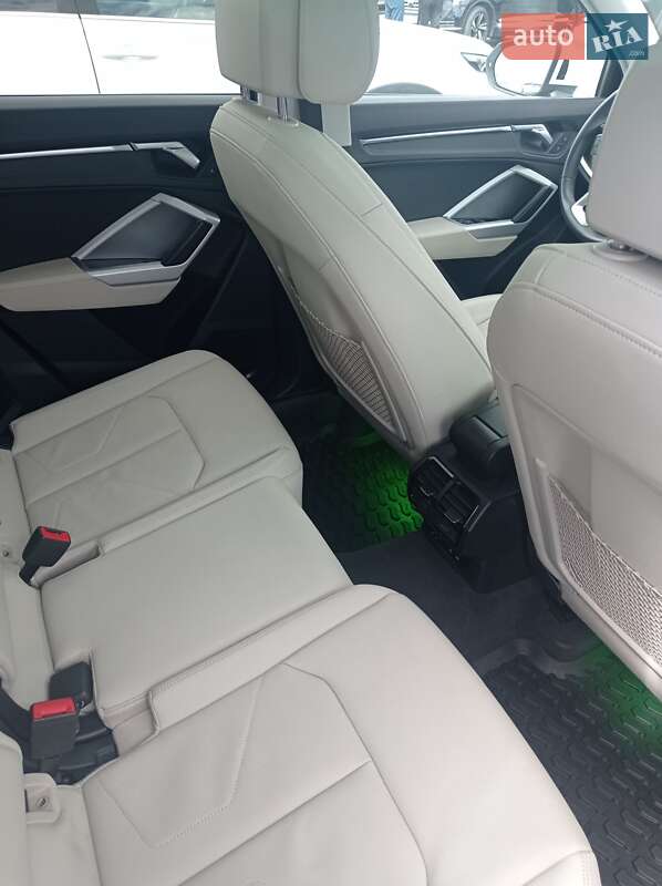 Позашляховик / Кросовер Audi Q3 2020 в Києві