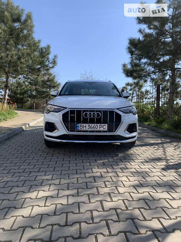Внедорожник / Кроссовер Audi Q3 2019 в Одессе