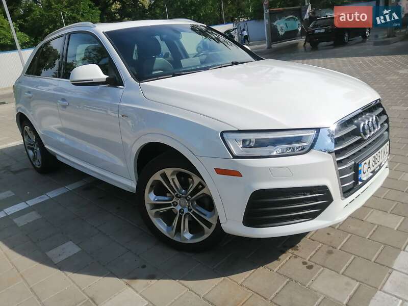 Внедорожник / Кроссовер Audi Q3 2015 в Черкассах