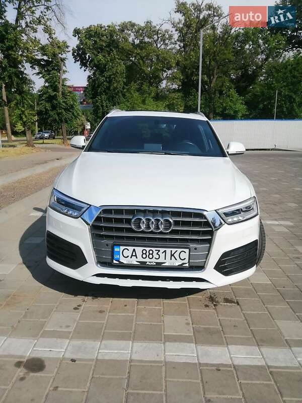 Внедорожник / Кроссовер Audi Q3 2015 в Черкассах
