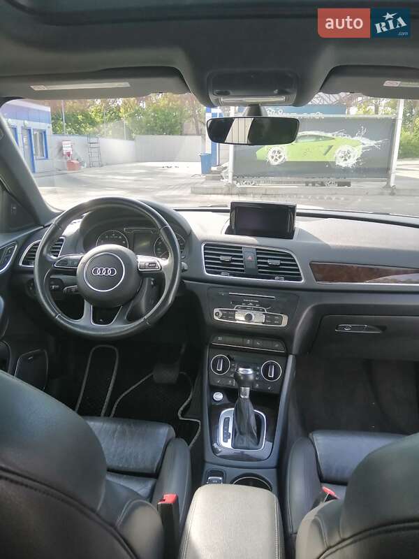 Внедорожник / Кроссовер Audi Q3 2015 в Черкассах