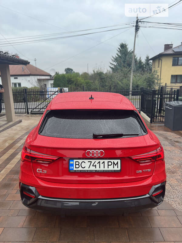 Позашляховик / Кросовер Audi Q3 2020 в Львові