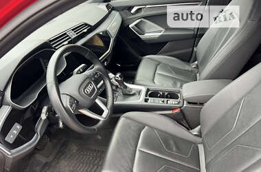 Внедорожник / Кроссовер Audi Q3 2020 в 